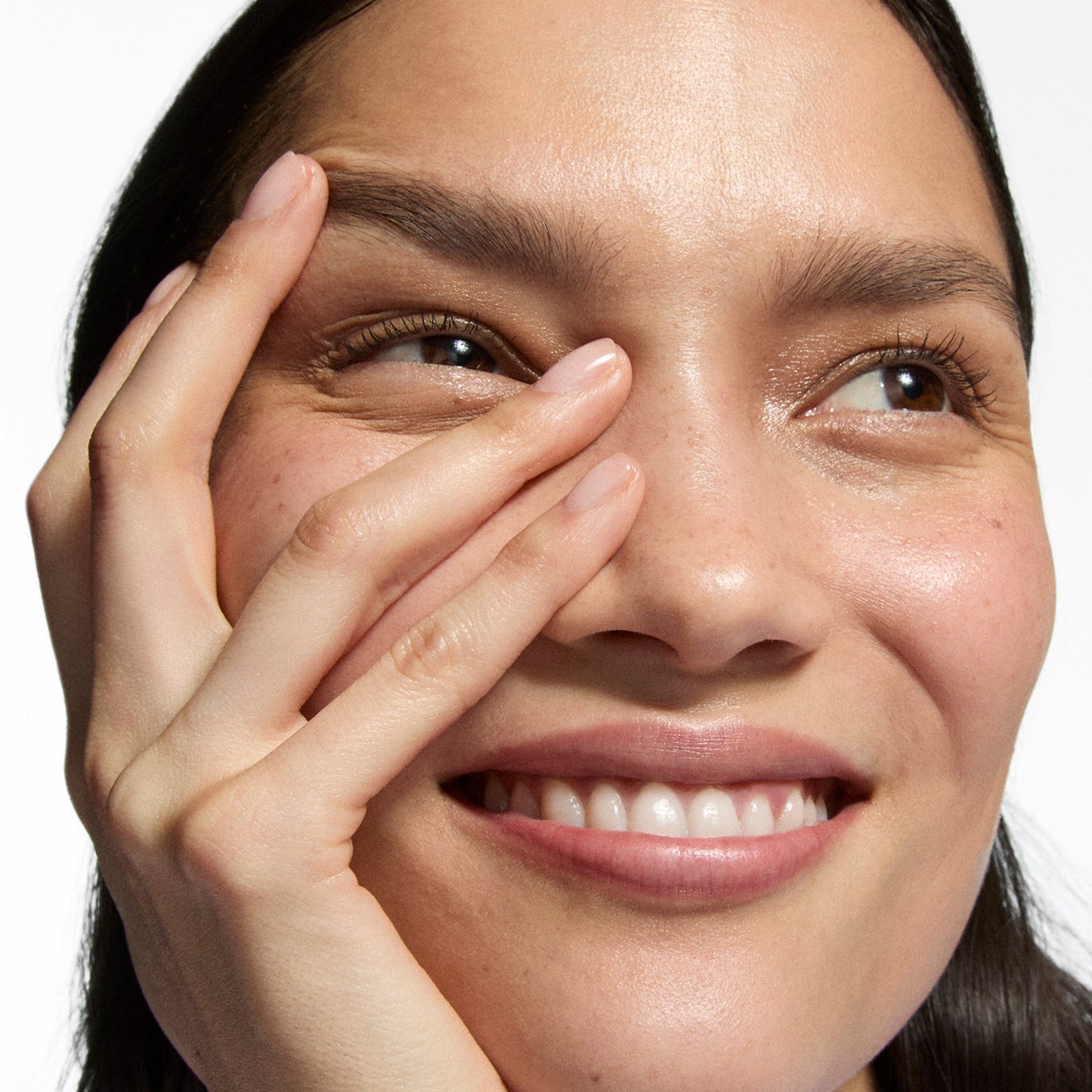 hydro-surge-dewy-face-mist-i8 Omega50_Model_2000x2000-1_3445dd8f-e76c-42a0-b3ad-1d9a4cba4df0.jpg