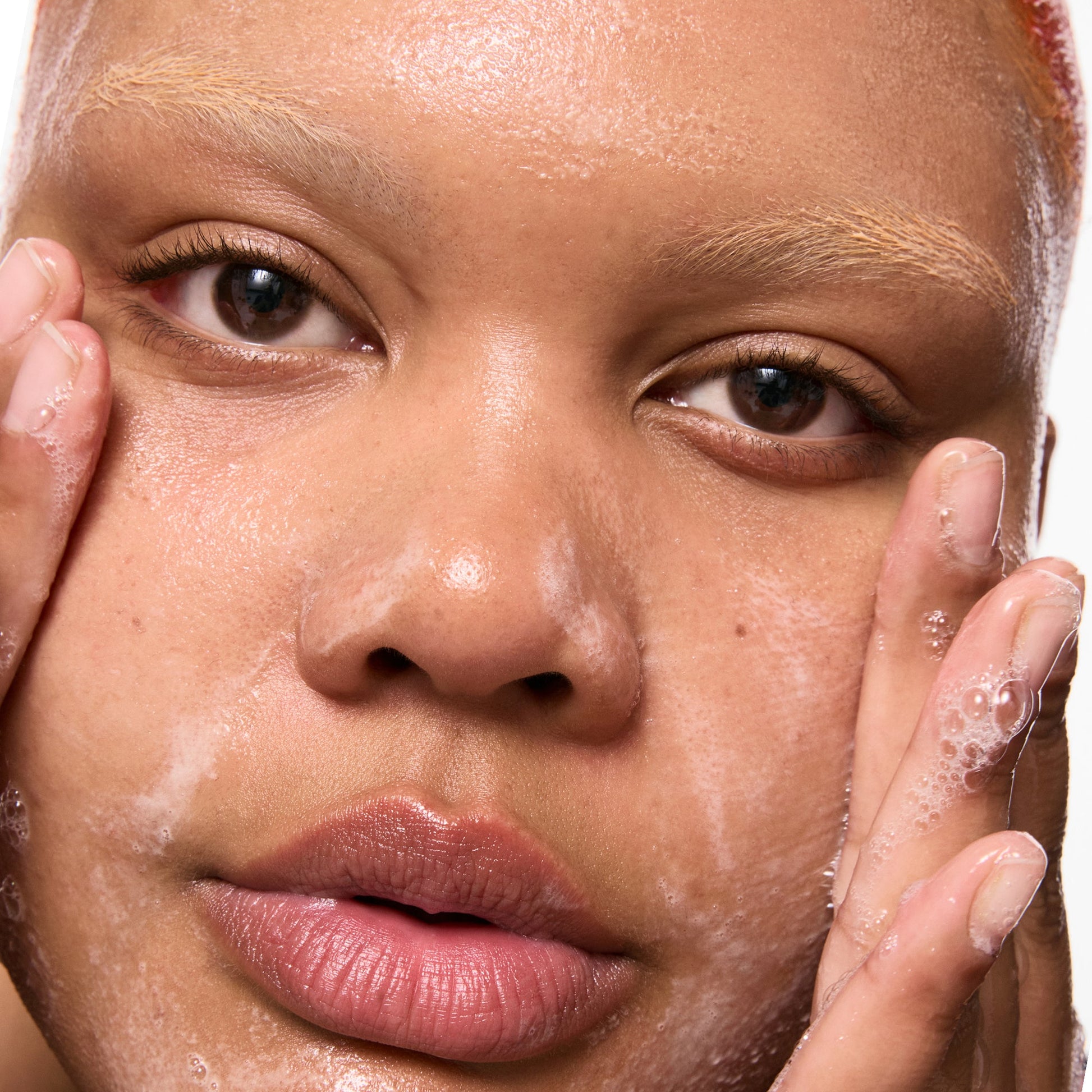 salicylic-acid-cleanser-duo-n7 Omega50_Model_2000x2000-1_ce0a3018-d6f0-4ed9-a17d-0096b80b29f6.jpg