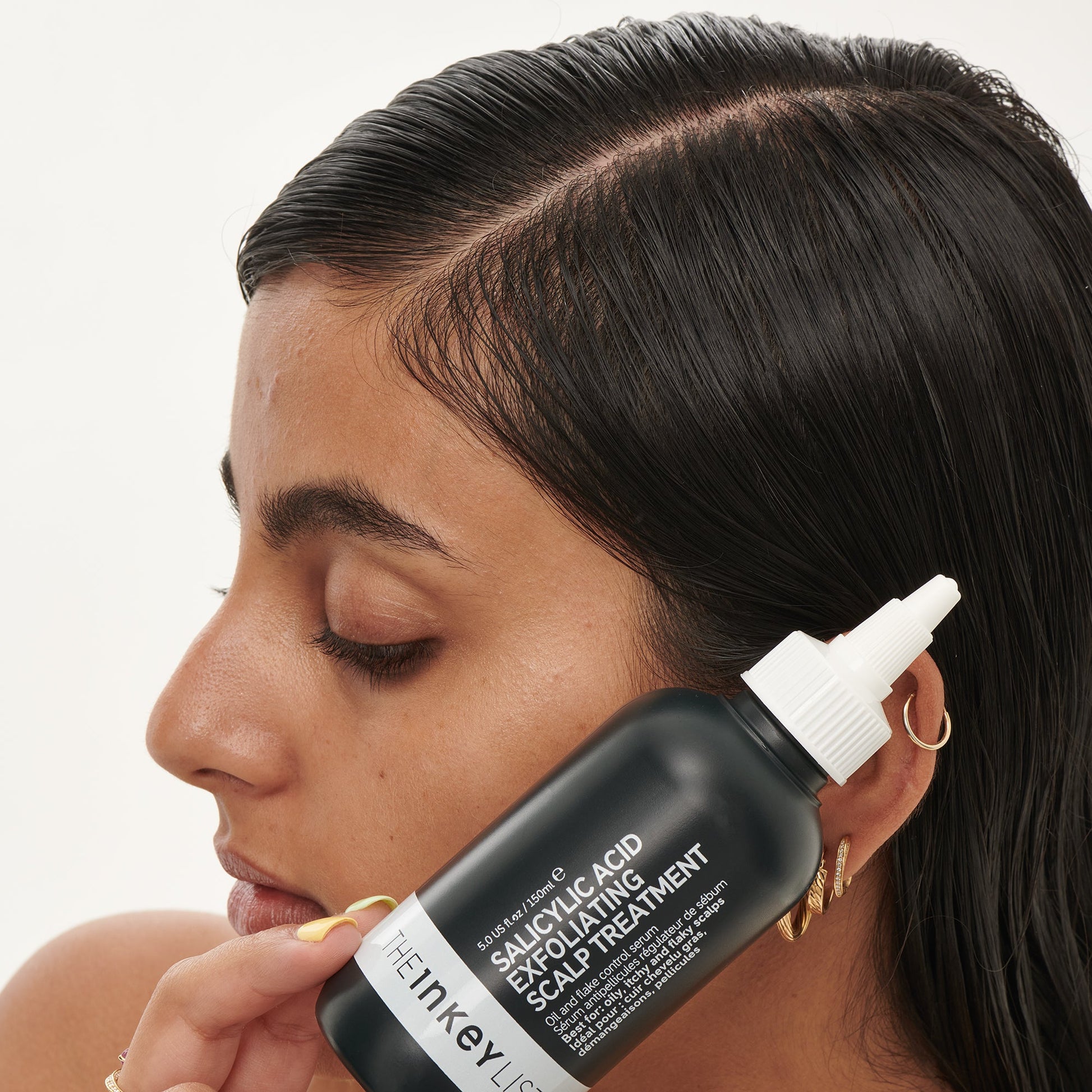 clean-and-healthy-scalp-duo-h7 SallyHAIR_ModelLifestyle_2e55b949-fa6c-43b1-8dc6-497be78c74bb.jpg